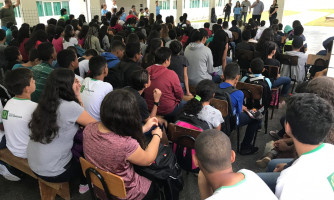 Prefeito Gustavo Melo acompanha início do ano letivo na rede municipal em Alto Araguaia