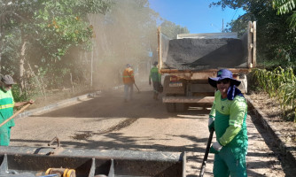 Secretaria de Infraestrutura realiza ações de limpeza, roçagem e tapa-buracos no Distrito do Buriti