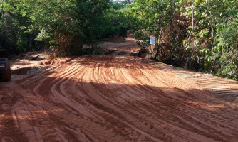 Construção de ponte sobre o Córrego Dioma é finalizado pela prefeitura de Alto Araguaia
