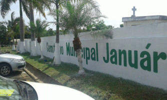 Cemitério recebe limpeza e serviços da Secretaria de Infraestrutura para o Dia de Finados