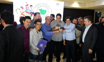 Trator e implementos vão reforçar atendimento a agricultura familiar em Alto Araguaia