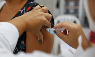 Após recorde de aplicação no dia, vacinação contra covid-19 é paralisada em Alto Araguaia