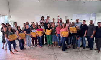 Prefeitura de Alto Araguaia entrega tablets e uniformes para agentes de saúde e de endemias