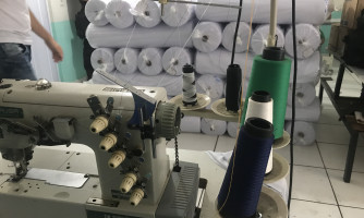 Reeducandos de Alto Araguaia confeccionarão 3 mil uniformes para alunos da rede municipal de ensino