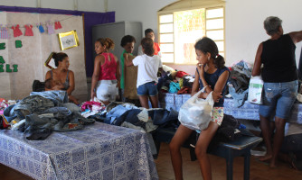 2º Bazar de roupas ajuda famílias carentes de Alto Araguaia; ação é organizada pelo Cras