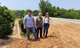 Secretário da Sinfra visita Alto Araguaia e vai em ponte de concreto no Rio Ariranha