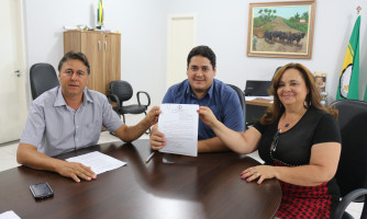 Prefeito sanciona Lei que torna Associação Comercial de Alto Araguaia utilidade pública