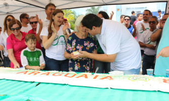 Alto Araguaia comemora aniversário de emancipação com bolo de 80 metros e cerca de uma tonelada