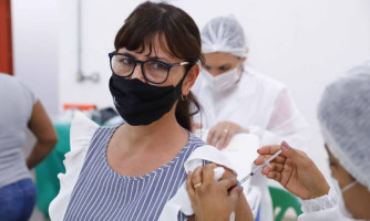 Profissionais da educação de Alto Araguaia são vacinados contra a covid-19