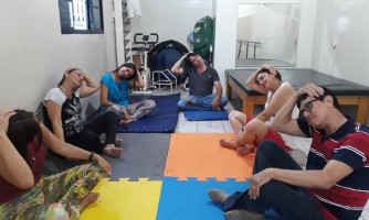 Professores da rede municipal de ensino participam de projeto que realiza prevenção da saúde vocal