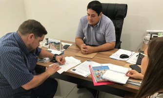 Prefeito assina protocolo de intenções para oferta de dois cursos superiores em parceria com a Unemat e Faesp