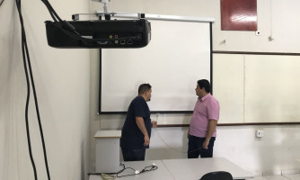 Após gestão de prefeito junto de professores, curso de Ciência da Computação recebe investimentos