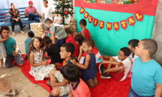 Natal Feliz das Crianças do Centro de Reabilitação contou com doação de presentes e participação do Corpo de Bombeiros