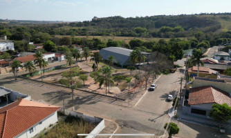Prefeitura inicia reforma da quadra poliesportiva e revitalização da praça no antigo praia