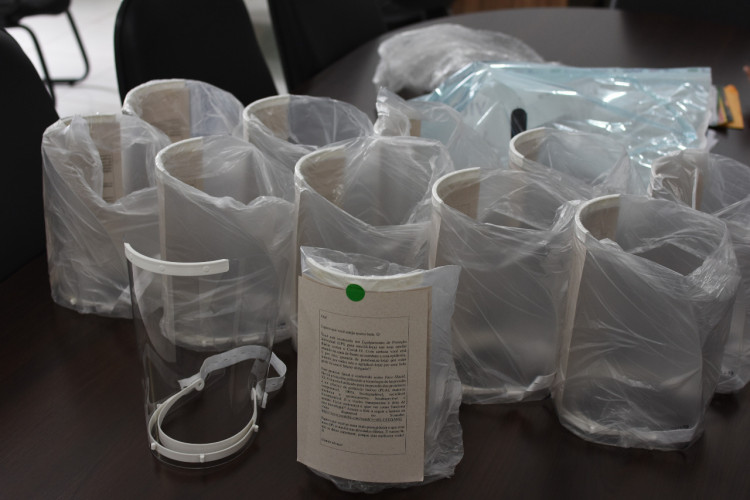 Alto Araguaia recebe doação de máscaras de escudo facial e reforça segurança de profissionais da saúde