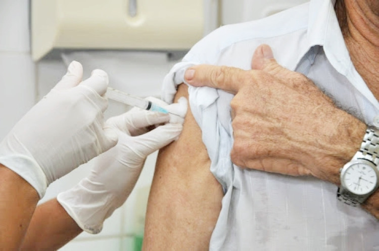 Em Alto Araguaia, vacinação avança para idosos de 70 a 74 anos
