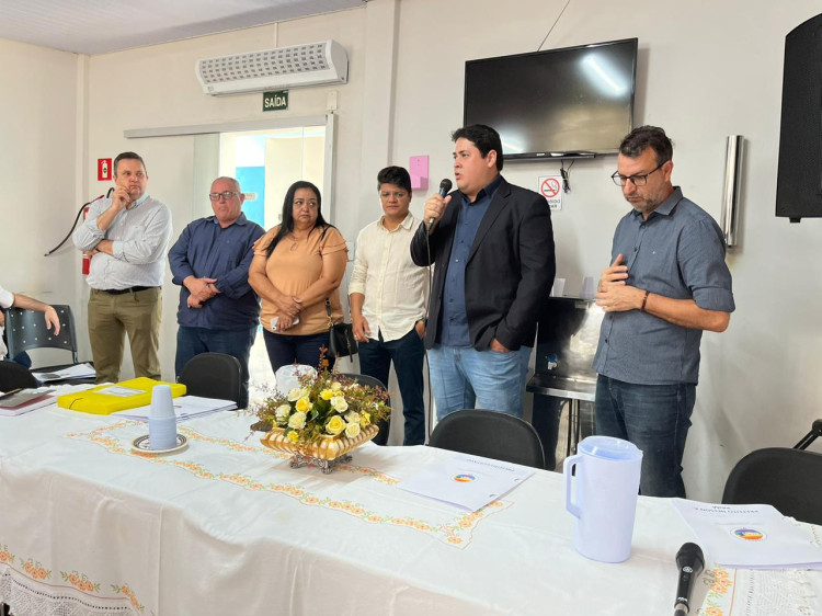 Gustavo Melo toma posse como presidente do Coress e defende o fortalecimento da saúde na região sul