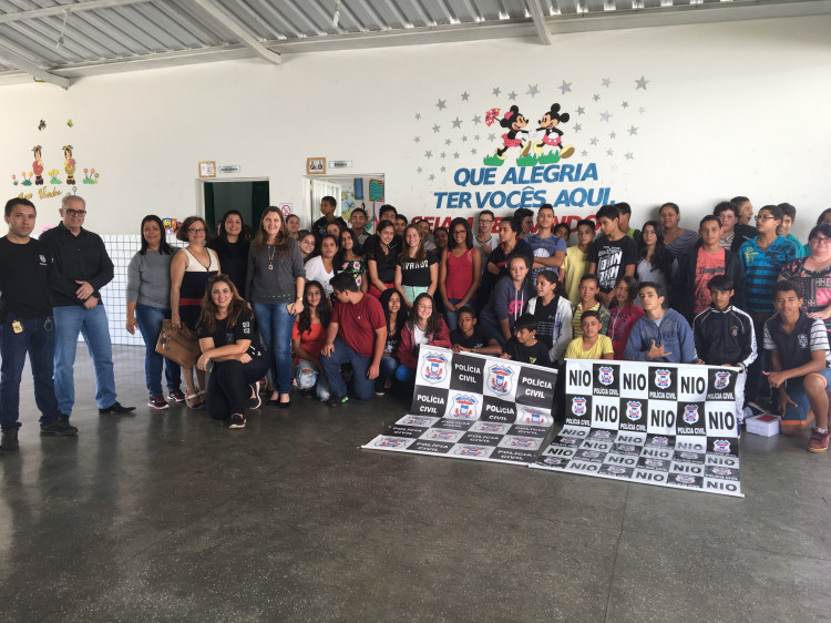 Delegacia Especializada de Defesa da Mulher promove palestra para alunos de Alto Araguaia