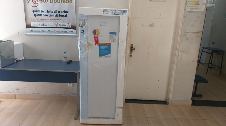 Secretaria de Saúde de Alto Araguaia recebe uma geladeira por meio de doação da Energisa