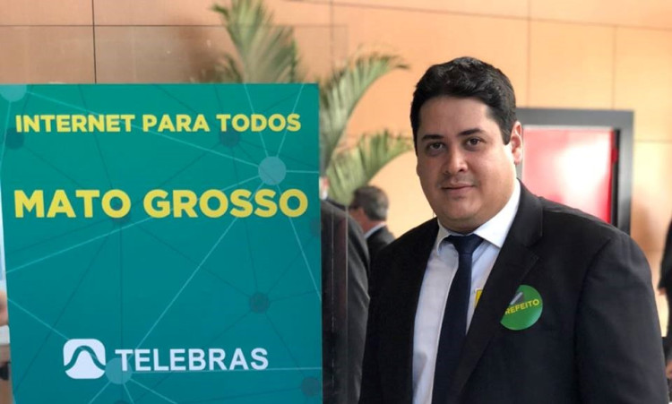 Prefeito Gustavo Melo assina termo de adesão e Alto Araguaia é beneficiado com programa Internet para Todos