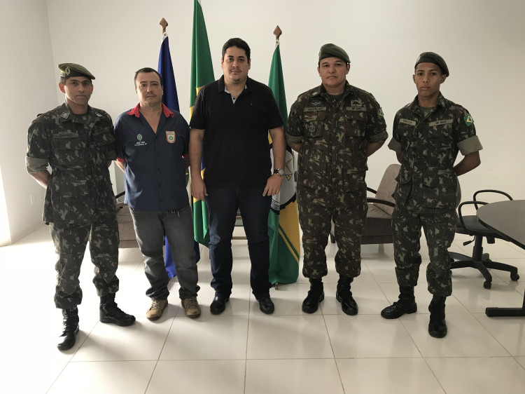 Delegado do serviço militar visita prefeito Gustavo Melo e faz visita técnica a Junta Militar