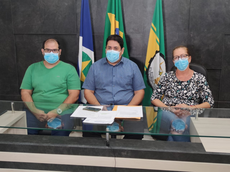 Secretária de Saúde deixa o cargo e prefeito Gustavo Melo anuncia novo substituto