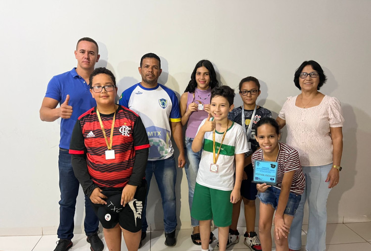 Alunos da rede municipal de Alto Araguaia são premiados em torneio estadual de xadrez