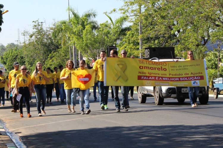 Equipe da Secretaria de Saúde de Alto Araguaia realiza mobilização e panfletagem sobre prevenção ao suicídio