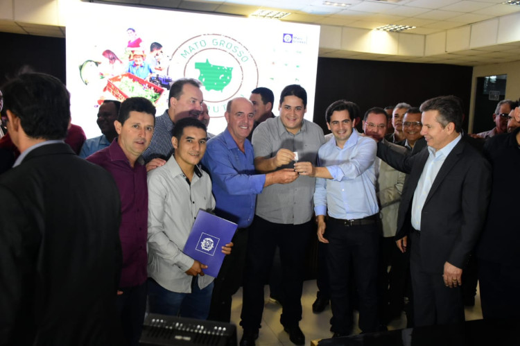Trator e implementos vão reforçar atendimento a agricultura familiar em Alto Araguaia
