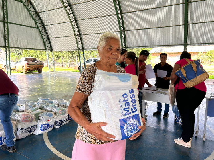Assistência Social leva atendimentos, entrega cestas básicas e ovos de chocolate às famílias do Distrito do Buriti