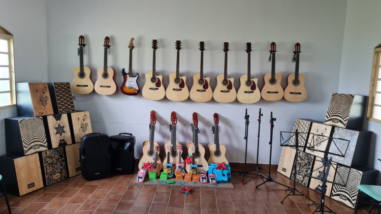 Investimentos da Prefeitura em equipamentos musicais reforçam projeto social em Alto Araguaia