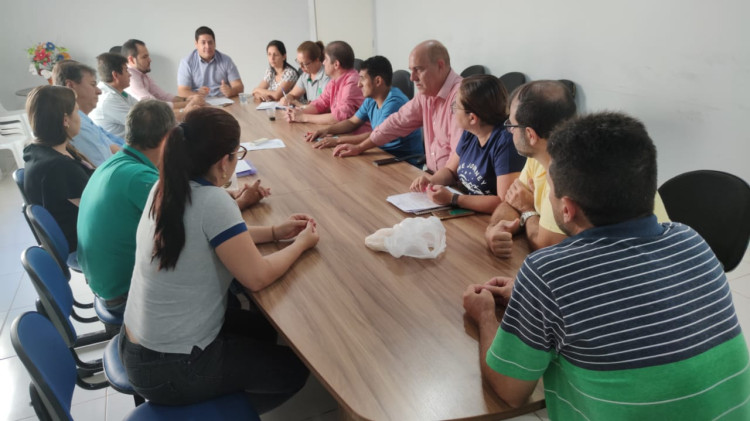 Prefeito Gustavo Melo anuncia medidas pela prefeitura na prevenção ao corona vírus