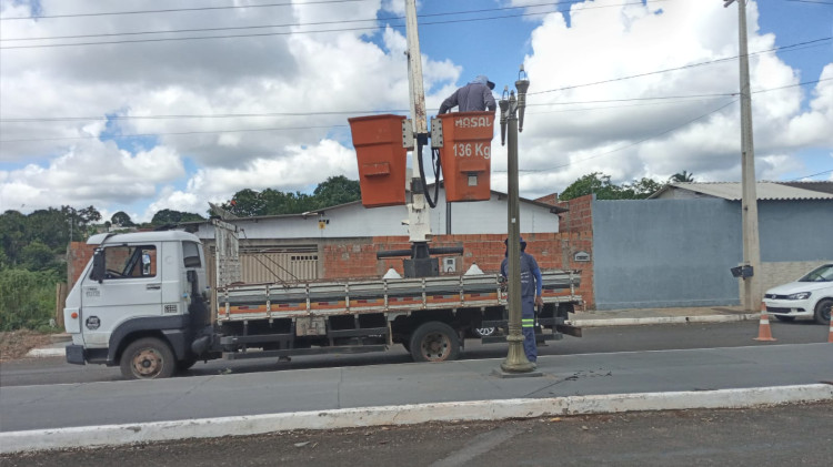 Iluminação central da Rua Marechal Rondon passa por manutenção