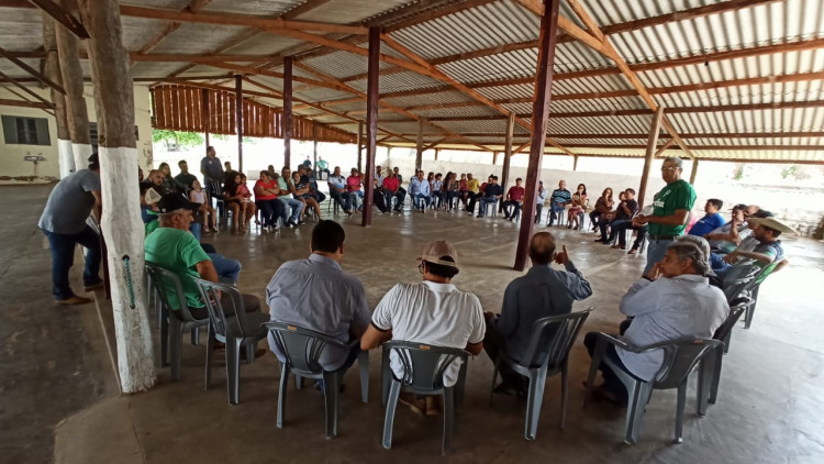 Reunião com produtores discute reabertura de estrada para encurtar em 40km ligação com região do Rio do Peixe