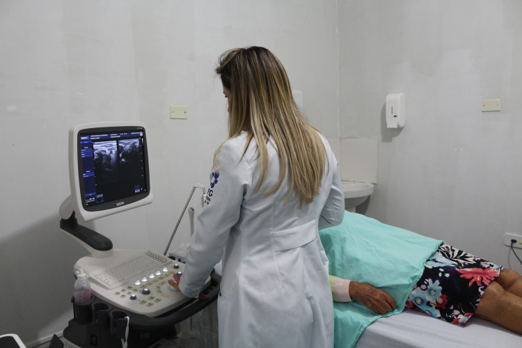 Hospital Municipal de Alto Araguaia recebe novo aparelho de ultrassonografia; atendimentos são iniciados