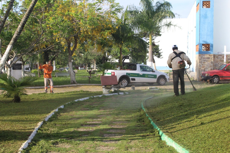 Trabalhos de limpeza em Alto Araguaia são reforçados pela Sintraf