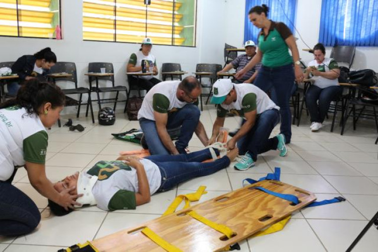 Profissionais da saúde de Alto Araguaia se capacitam em curso de primeiros socorros