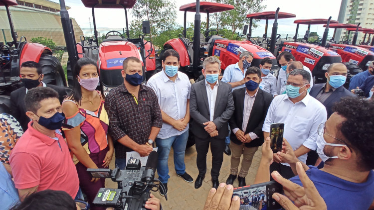 Trator e implementos chegam para reforçar atendimento a pequenos produtores rurais em Alto Araguaia