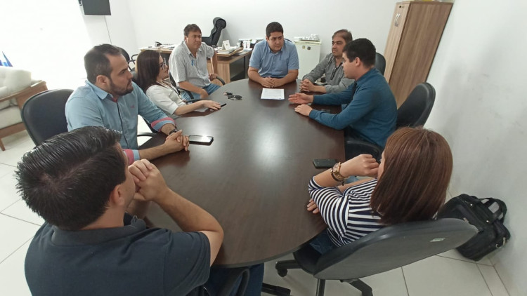 Prefeito Gustavo Melo discute com representantes da Câmara de Vereadores orçamento para 2020