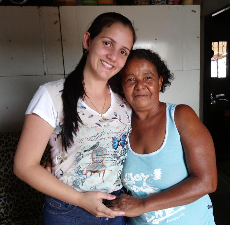 Secretária de Assistência Social visita famílias carentes em Alto Araguaia