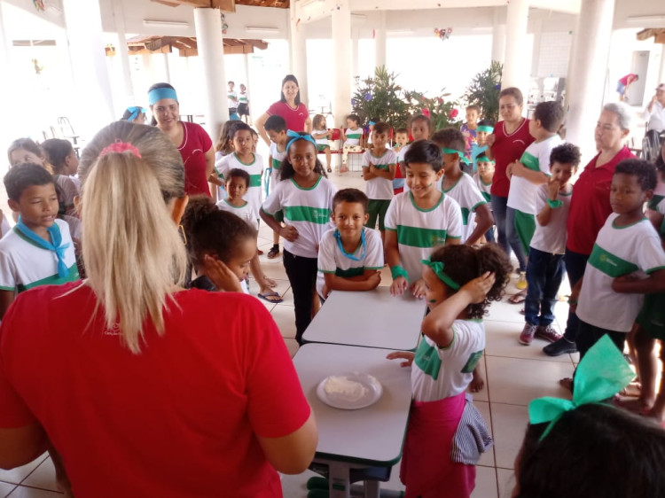 Secretária de Educação parabeniza professores pelo trabalho desenvolvido na semana das crianças