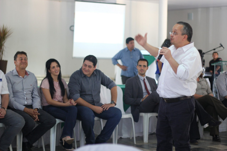 Em Alto Araguaia, Pedro Taques afirma fortalecer vínculos entre interior e Estado