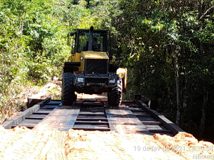 Prefeitura recupera ponte e libera tráfego sobre o Córrego da Piraputanga na região do Ariranha