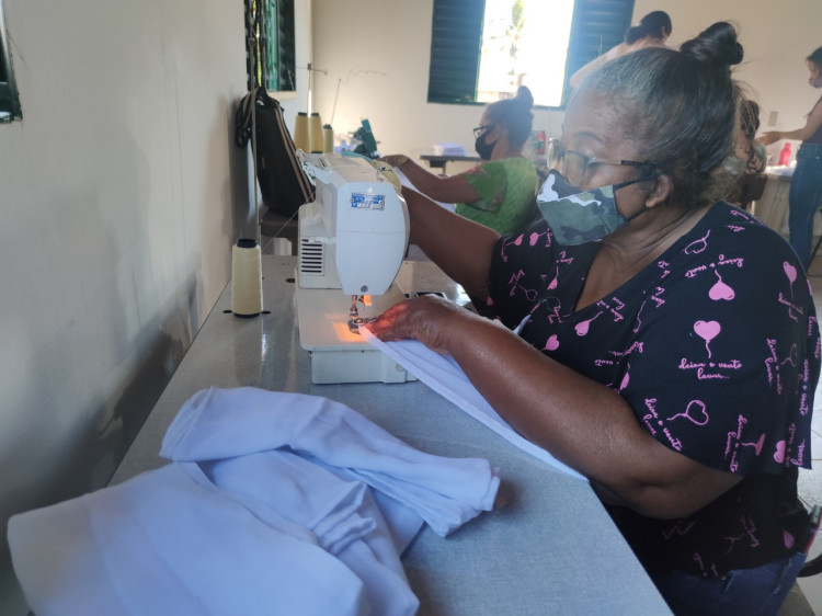 Curso de corte e costura capacita mulheres e produtos farão parte do programa Cegonha Araguaiense