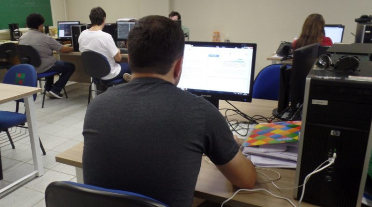 Cursos de inclusão digital, operador de computador, associativismo e informática básica estão disponíveis em Alto Araguaia