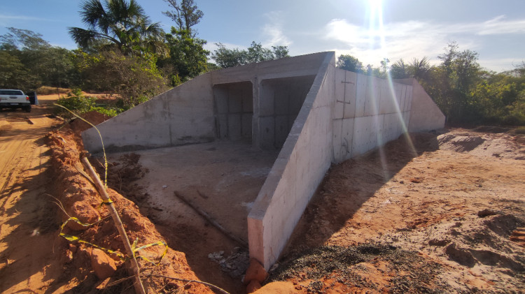 Troca de pontes de madeira por bueiros de concreto melhora logística rural em Alto Araguaia