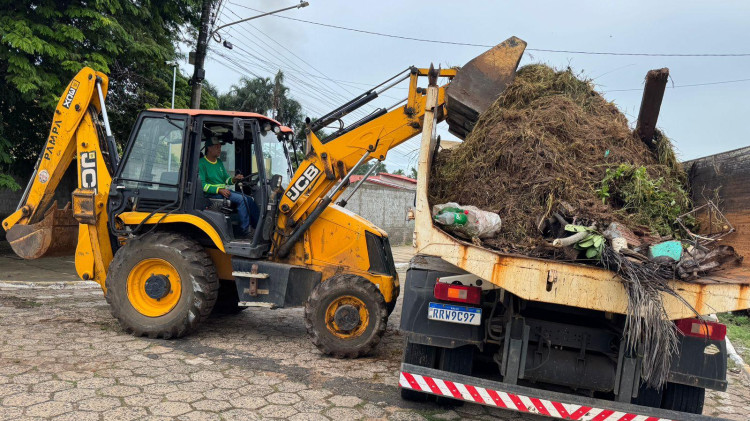 Mutirão de Limpeza é iniciado e vai beneficiar cinco bairros na primeira etapa