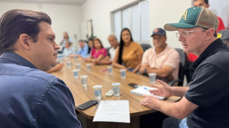 Prefeito Jacson Niedermeier recebe visita do deputado estadual Thiago Silva