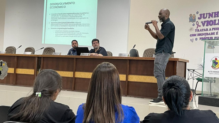 Prefeitura discute revisão do Código Tributário com sociedade através de audiência pública