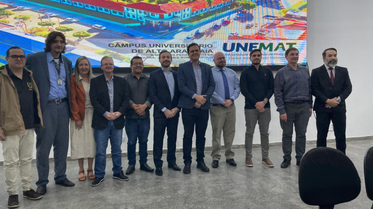 Unemat inicia turmas dos cursos de Ciências Contábeis e Direito; autoridades prestigiam